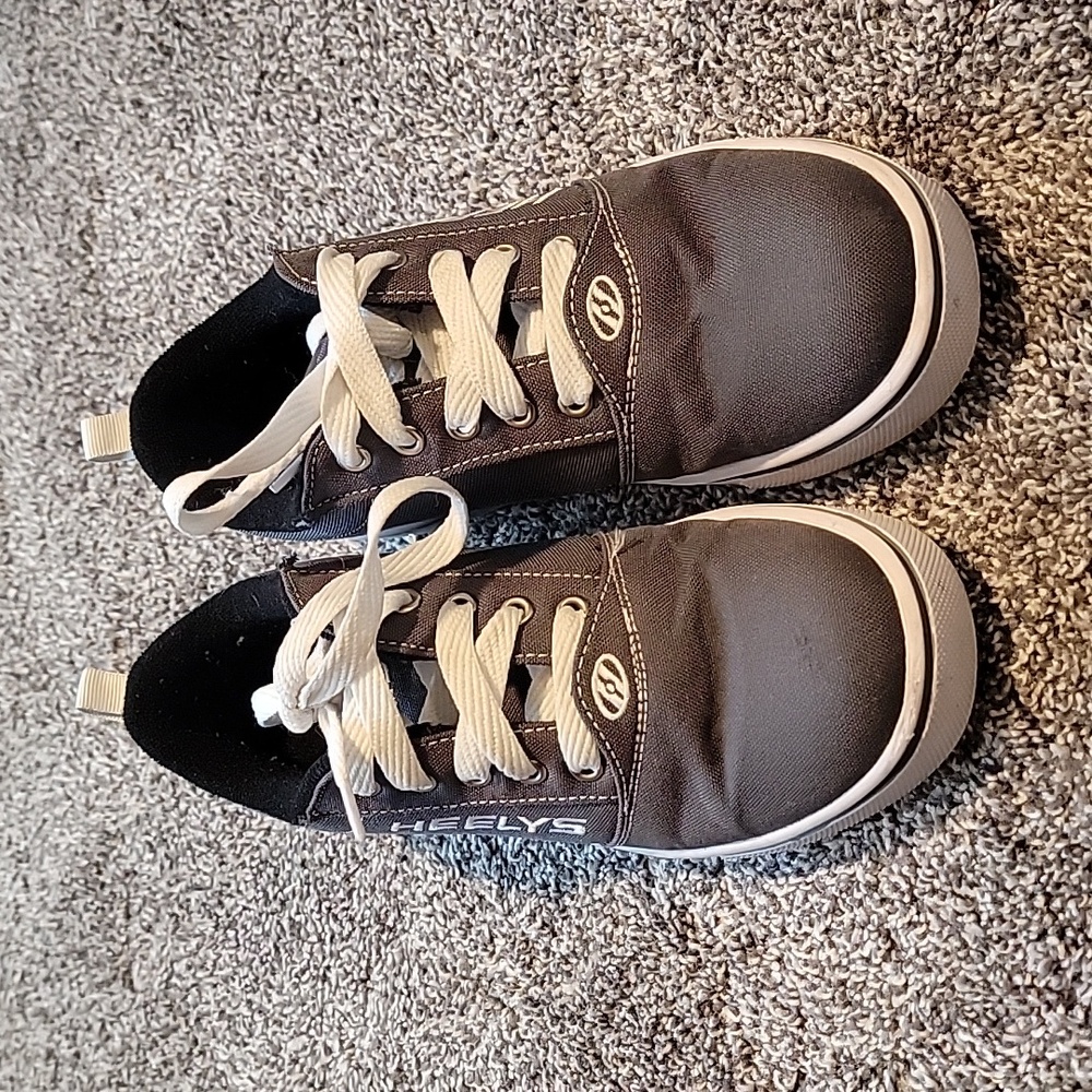 Heelys charcoal unisex kids size 5 wheeled heel footwear